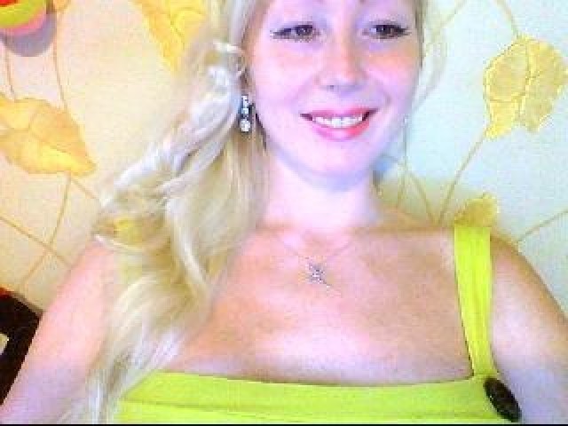 11131-lanetta-shaved-pussy-webcam-model-tits-medium-tits-webcam-caucasian