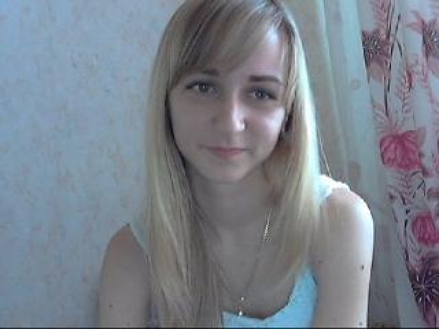 35555-niceviola1-blonde-webcam-model-medium-tits-teen-straight-caucasian